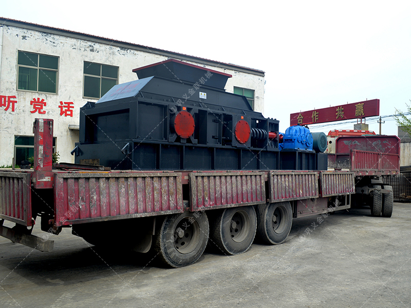 什么原因會造成對輥式破碎機出現(xiàn)片狀材料？